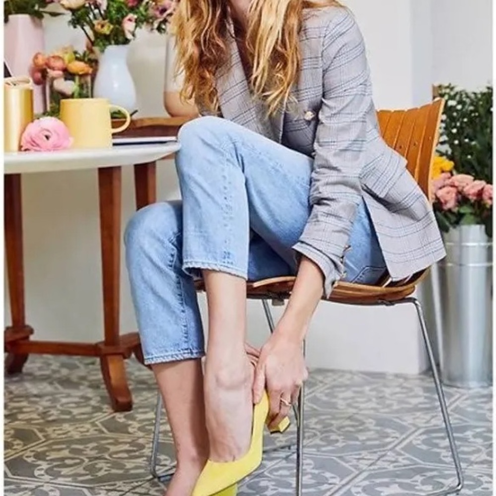 Kelly & Katie Women's Markel Microsuede Yellow Pumps